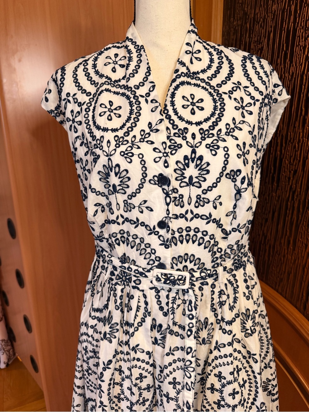 Zara ZW collection Embroidery belted Dress White & Dark navy Sz XL - Picture 16 of 16
